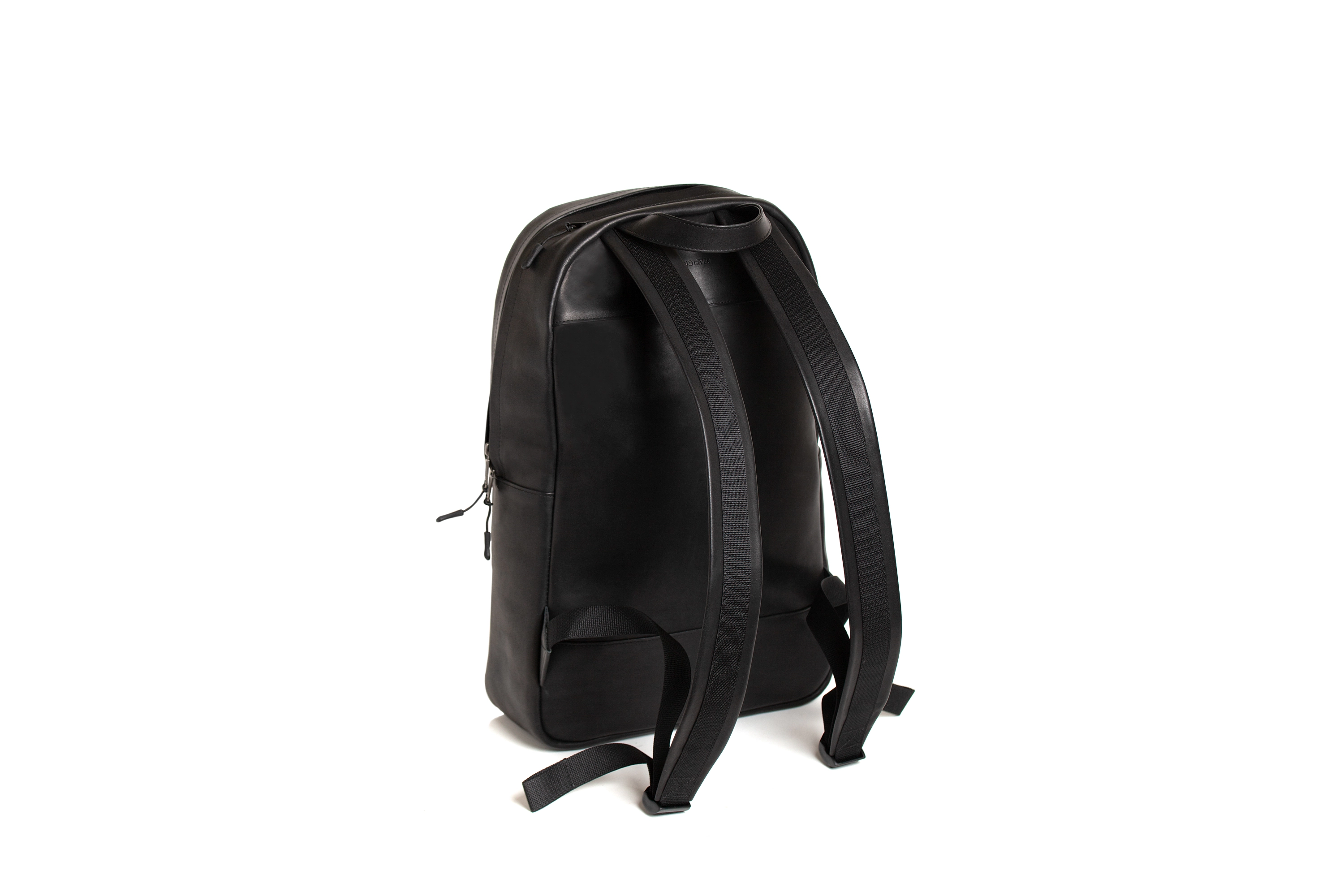 Чёрный рюкзак из натуральной кожи вид сзади